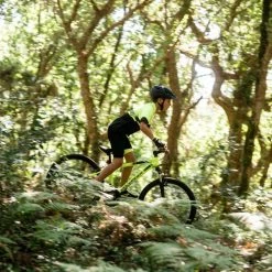 VTT ENFANT ROCKRIDER ST 500 24 POUCES 9-12 ANS JAUNE FLUO -VÉLOS VTT Soldes Magasin diego et sa maman 3 600x600 1