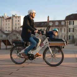VÉLO CARGO COMPACT ÉLECTRIQUE - FAMILÉÖ 7 VITESSES BLANC + ACCESSOIRES ENFANT -VÉLOS VTT Soldes Magasin velo cargo compact electrique famileo 7 vitesses blanc accessoires enfant 4 600x600 1
