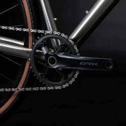 VELO GRAVEL TRIBAN GRVL 900 HOMME CADRE TITANE SHIMANO GRX 19 VELO GRAVEL TRIBAN GRVL 900 HOMME CADRE TITANE SHIMANO GRX -VÉLOS VTT Soldes Magasin velo gravel triban grvl 900 homme cadre titane shimano grx 3 600x600 1