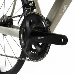 VÉLO ROUTE FEMME EDR CARBONE DISC SHIMANO 105 BEIGE -VÉLOS VTT Soldes Magasin velo route femme edr carbone disc shimano 105 beige 6 1 600x600 1