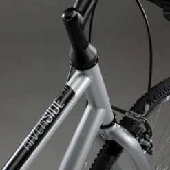 VÉLO TOUT CHEMIN RIVERSIDE 120 GRIS METAL -VÉLOS VTT Soldes Magasin velo tout chemin riverside 120 gris metal 7 600x600 1