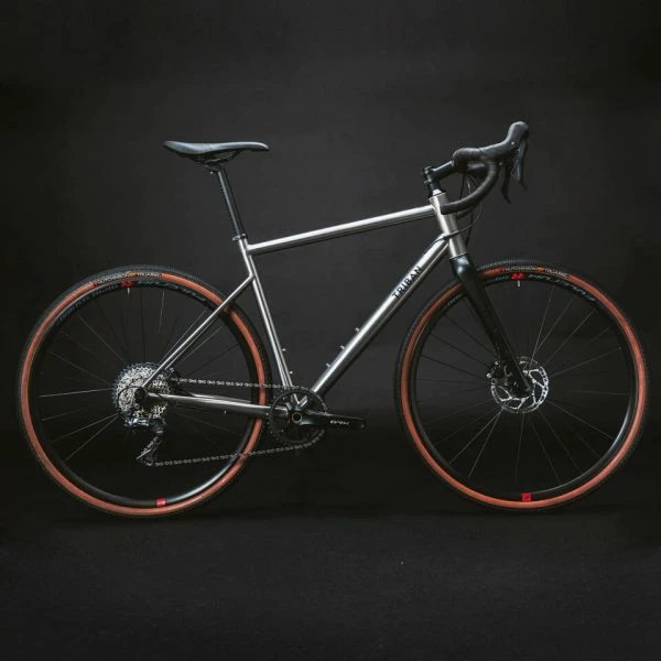 VELO TRIBAN GRAVEL GRVL 900 FEMME CADRE TITANE SHIMANO GRX 4 VELO TRIBAN GRAVEL GRVL 900 FEMME CADRE TITANE SHIMANO GRX – Image 2