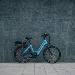 VÉLO VILLE ÉLECTRIQUE - NEOMOUV CARLINA HYDRAULIQUE - CYAN -VÉLOS VTT Soldes Magasin velo ville electrique neomouv carlina hydraulique cyan 6 600x600 1