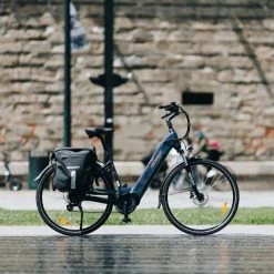 VÉLO VILLE ÉLECTRIQUE - NEOMOUV ELAIA 2 - GRAPHITE -VÉLOS VTT Soldes Magasin velo ville electrique neomouv elaia 2 graphite 5 1 600x600 1