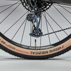 VÉLO VTT TOUT SUSPENDU ROCKRIDER XC 500 S 29'' CARBONE -VÉLOS VTT Soldes Magasin velo vtt tout suspendu rockrider xc 500 s 29 carbone 9 600x600 1