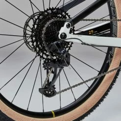 VÉLO VTT TOUT SUSPENDU ROCKRIDER XC 900 S 29'' CARBONE -VÉLOS VTT Soldes Magasin velo vtt tout suspendu rockrider xc 900 s 29 carbone 5 600x600 1