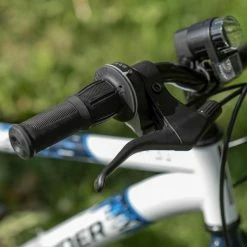 VTT ENFANT ROCKRIDER ST 120 20 POUCES 6-9 ANS BLANC BLEU -VÉLOS VTT Soldes Magasin vtt enfant rockrider st 120 20 pouces 6 9 ans blanc bleu 2 600x600 1